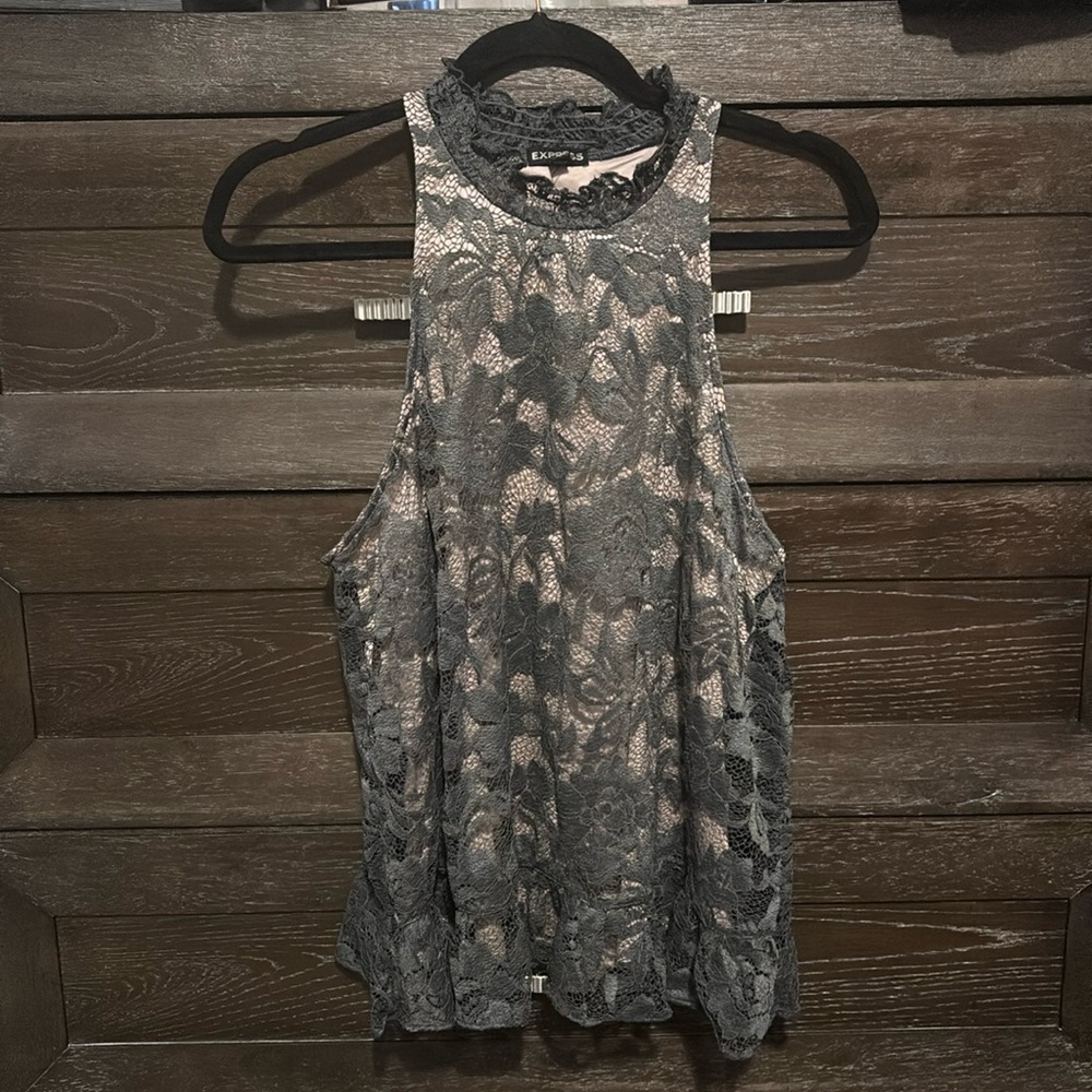 EXPRESS women’s mock neck sleeveless shirt. Size L.